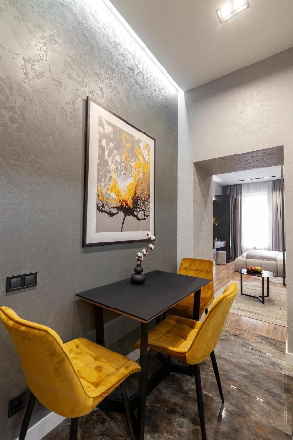 Dream Apartament On Drahomanova Street Lviv Eksteriør billede